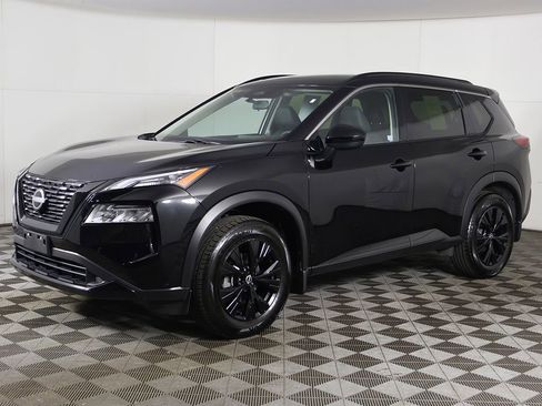 Used 2023 Nissan Rogue SV w/ SV Premium B Package image 8