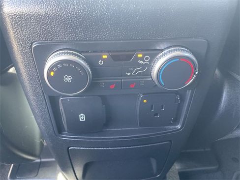 Used 2022 Ford Explorer Limited w/ Equipment Group 301A image 21