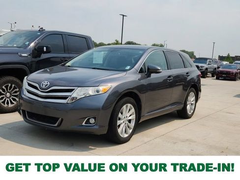 Used 2015 Toyota Venza LE FWD image 1