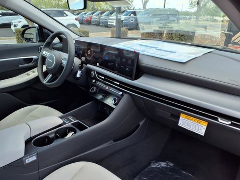 Used 2025 Hyundai Sonata SEL image 6