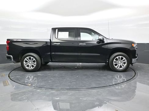 Used 2025 Chevrolet Silverado 1500 LTZ AWD/4WD image 8