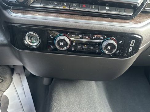 Used 2024 Chevrolet Silverado 1500 LT image 35