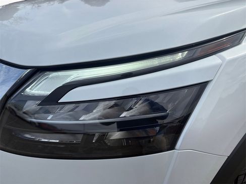 New 2025 Nissan Pathfinder SV image 22