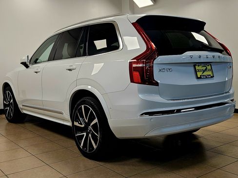 Used 2023 Volvo XC90 B5 Plus AWD/4WD image 6