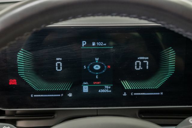 Certified 2025 Kia Carnival FWD image 13