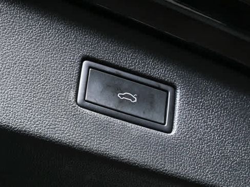 Used 2023 Volkswagen Tiguan SE FWD image 29