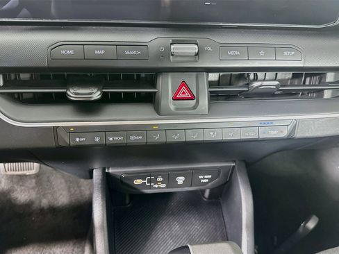 Used 2025 Kia K4 FWD image 23