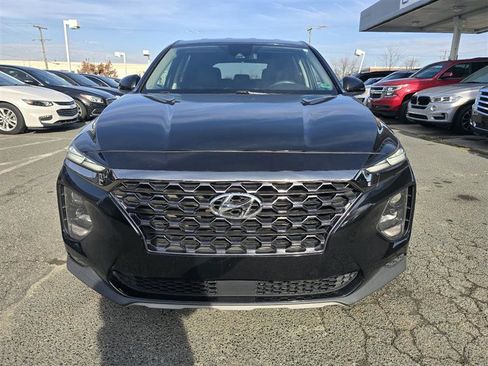 Used 2019 Hyundai Santa Fe SE image 2