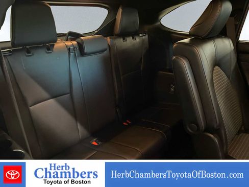 Used 2024 Toyota Highlander XSE AWD/4WD image 13
