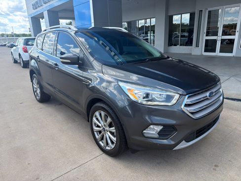 Used 2018 Ford Escape Titanium FWD image 9