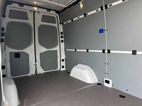 Used 2026 Mercedes-Benz Sprinter 2500 image 13
