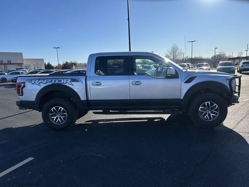 Used 2018 Ford F150 Raptor w/ Equipment Group 802A Luxury image 10