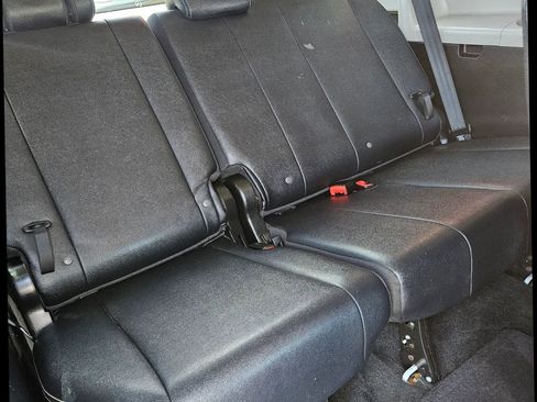 Used 2017 Toyota Sienna SE image 10