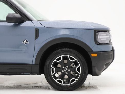 New 2025 Ford Bronco Sport Outer Banks image 3