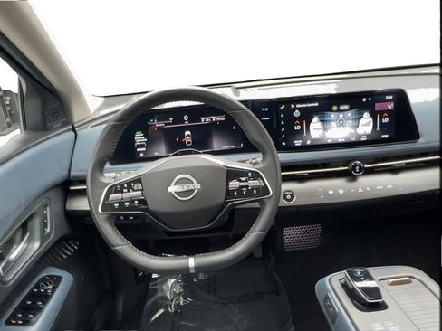 Used 2023 Nissan Ariya AWD/4WD image 34