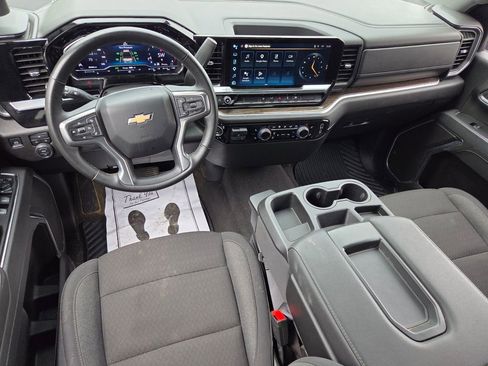 Used 2025 Chevrolet Silverado 2500 LT w/ Convenience Package AWD/4WD image 9