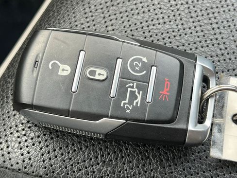 Used 2019 RAM 1500 Laramie AWD/4WD image 41