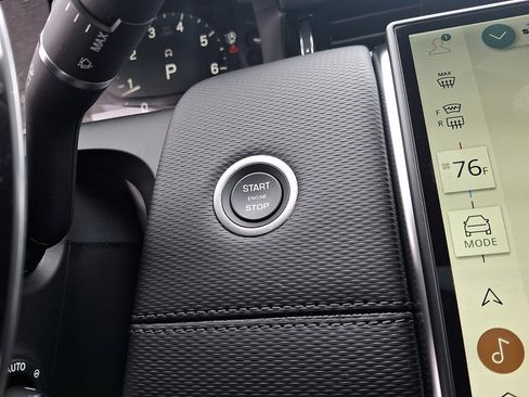 New 2026 Land Rover Discovery Sport Landmark image 18