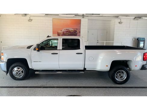 Used 2017 Chevrolet Silverado 3500 W/T w/ WT Convenience Package AWD/4WD image 5