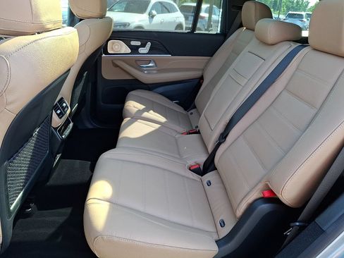 Certified 2024 Mercedes-Benz GLS 450 4MATIC image 10