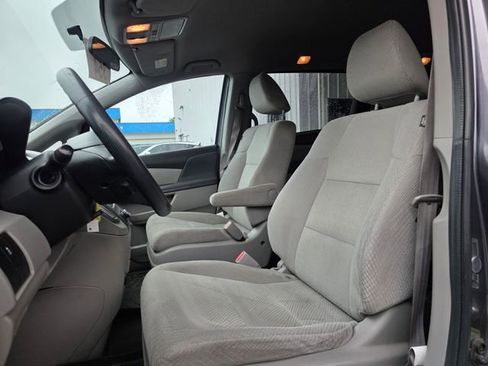 Used 2016 Honda Odyssey LX image 9