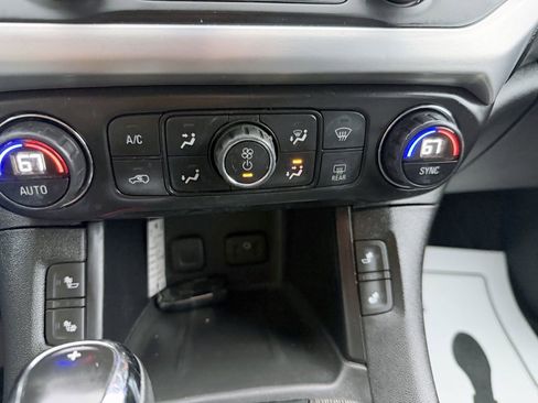 Used 2017 GMC Acadia SLT image 16