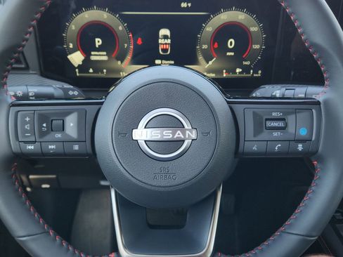 New 2025 Nissan Kicks SR w/ Illumination Package image 16