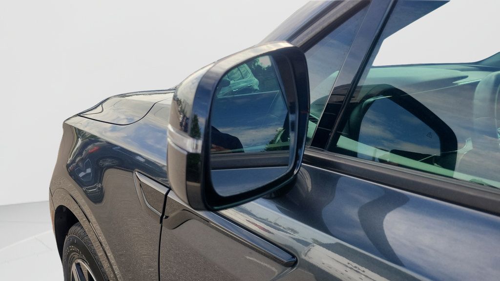Used 2023 Kia Sorento S w/ Panoramic Sunroof Package FWD image 24