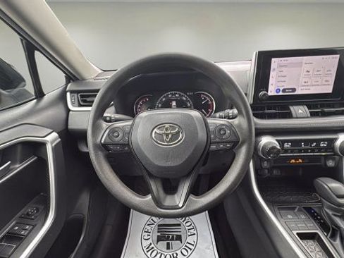 Used 2023 Toyota RAV4 XLE FWD image 9