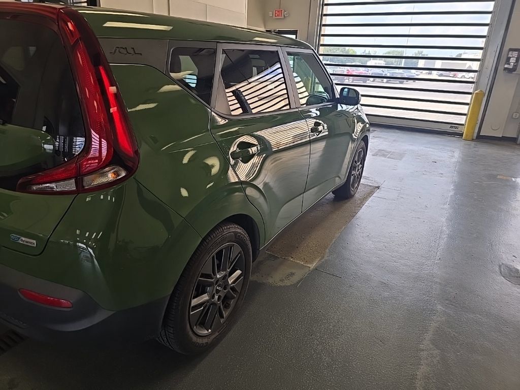 Used 2022 Kia Soul EX FWD image 5