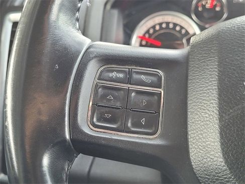 Used 2019 RAM 1500 Classic SLT w/ Luxury Group image 13