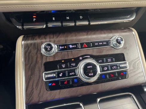 Used 2023 Lincoln Aviator Reserve w/ Equipment Group 201A image 19