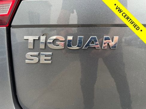 Used 2021 Volkswagen Tiguan SE w/ Panoramic Sunroof Package AWD/4WD image 8