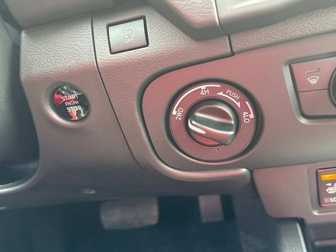 New 2026 Nissan Frontier SV w/ All-Weather Content Package AWD/4WD image 31