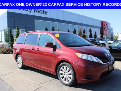 Used 2017 Toyota Sienna LE