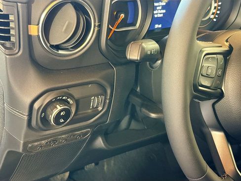 New 2026 Jeep Gladiator Mojave AWD/4WD image 10