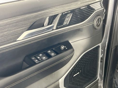 Used 2022 Jeep Wagoneer Series II w/ Flexible Seating Group image 18