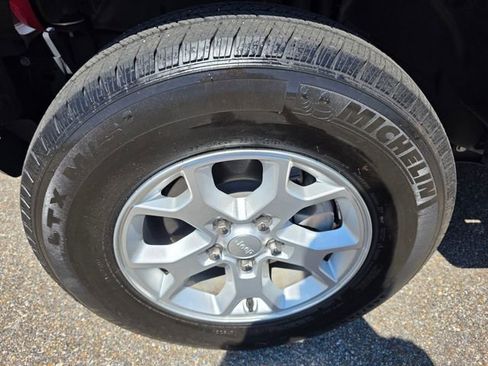 Used 2021 Jeep Wrangler Unlimited Islander image 12