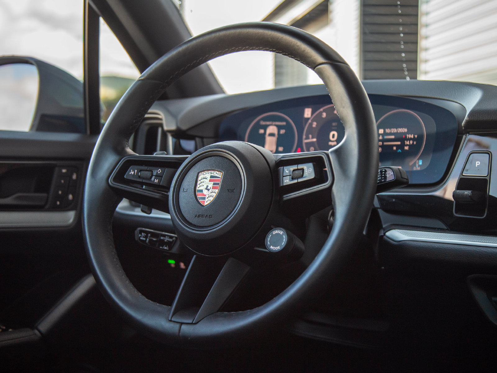 Certified 2024 Porsche Cayenne AWD/4WD image 19