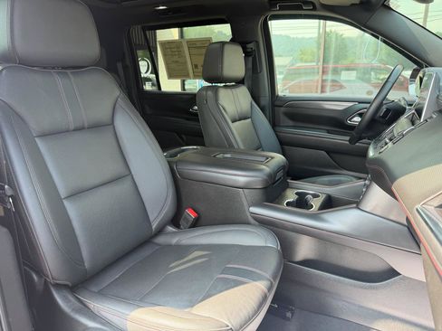 Used 2022 Chevrolet Suburban RST w/ Luxury Package AWD/4WD image 19