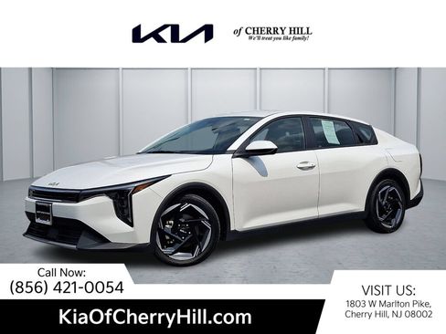 Used 2025 Kia K4 EX FWD image 1