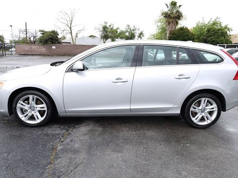Used 2015 Volvo V60 T5 Premier FWD image 9