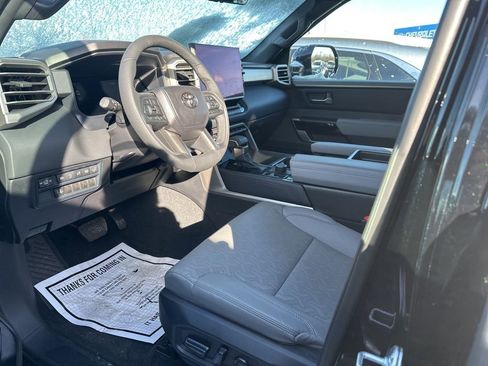 Used 2025 Toyota Tundra Limited image 5
