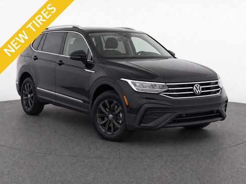 Used 2022 Volkswagen Tiguan SE AWD/4WD image 2