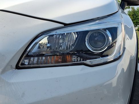 Used 2016 Subaru Outback 2.5i Limited AWD/4WD image 8