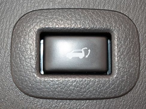 Used 2017 INFINITI QX80 4WD w/ Deluxe Technology Package image 17