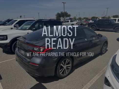 Used 2024 Honda Civic LX image 4