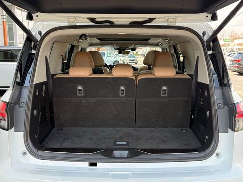 Used 2025 INFINITI QX80 Sensory image 34