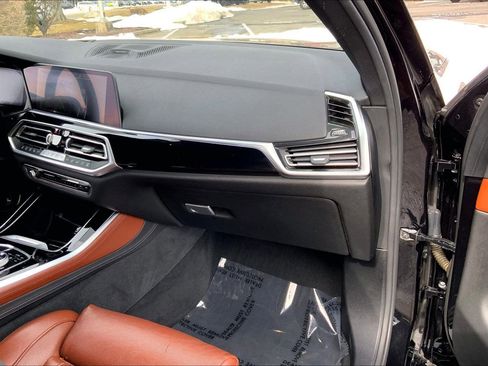 Used 2019 BMW X5 xDrive50i w/ M Sport Package image 16