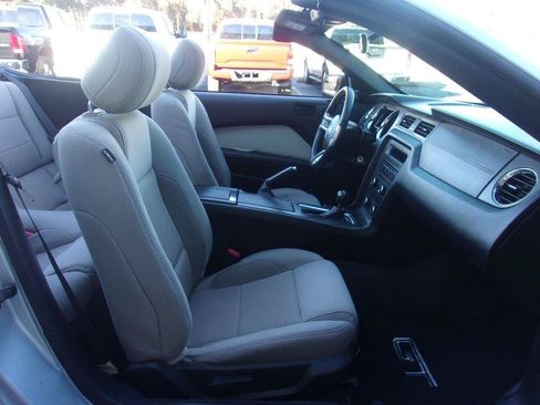 Used 2013 Ford Mustang GT w/ Security Pkg RWD image 13